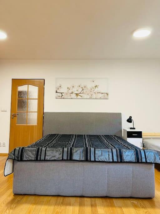 Family-Friendly Prague 5 Stay Zewnętrze zdjęcie